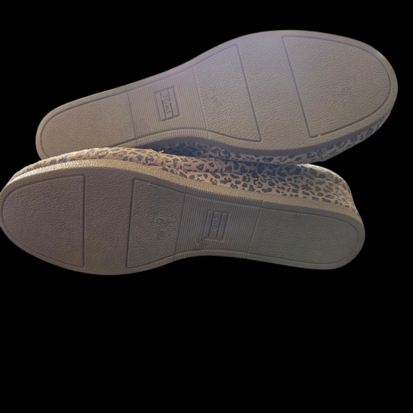 ⭐️Toms Leopard Print Lace Up Boots with Suede Texture Size 4 - Picture 4 of 7